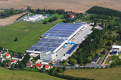 Der Unternehmenssitz der OFS GmbH ist direkt an der A4 in Ronneburg, Thüringen, Deutschland.